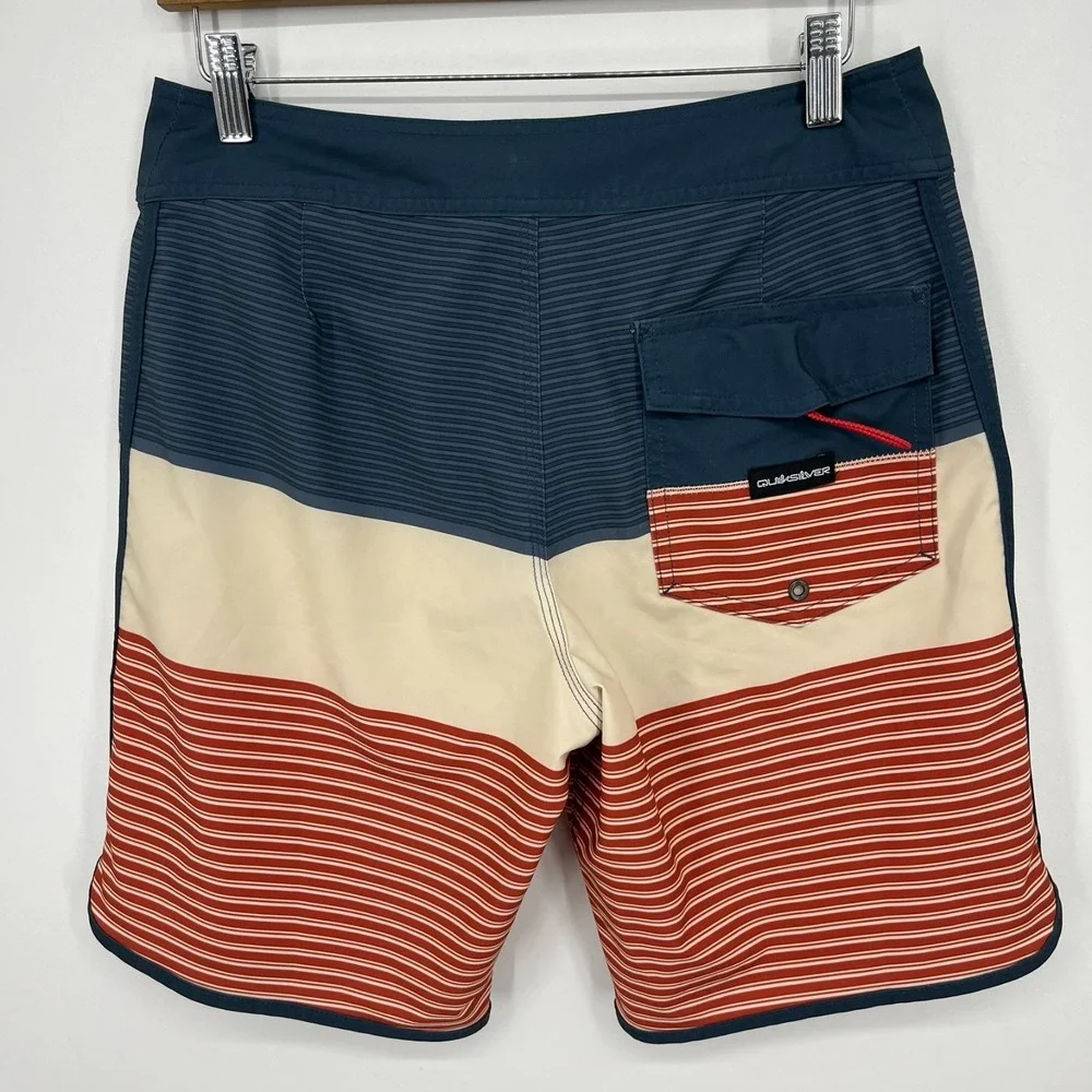 Quiksilver measurements width